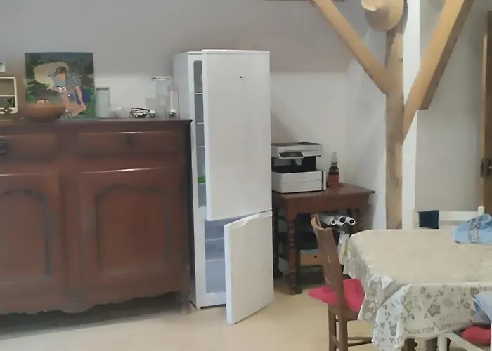 Maison De Plain Pied 2 Pieces Equipe Sur Jardin Arbore *